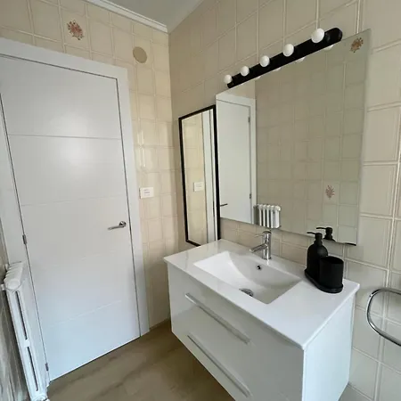 Eguzkienea Apartment *